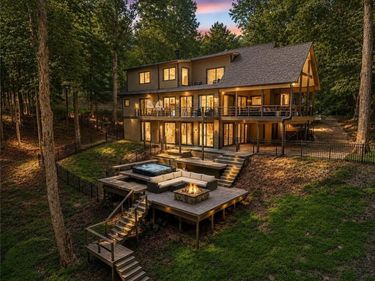6680 Woodlake Drive, Flowery Branch, GA 30542