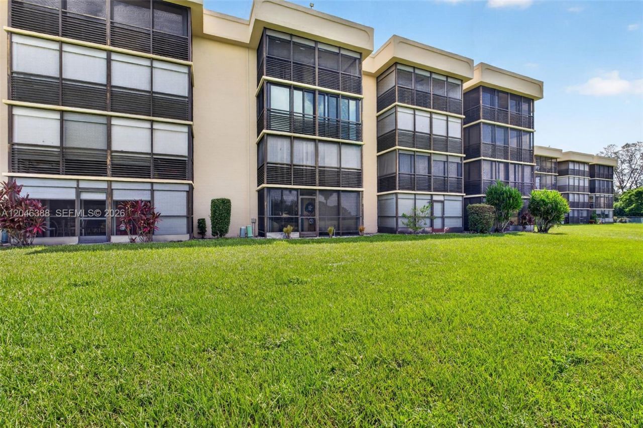 3241 Holiday Springs Blvd, Unit 108, Margate, FL 33063 Photo