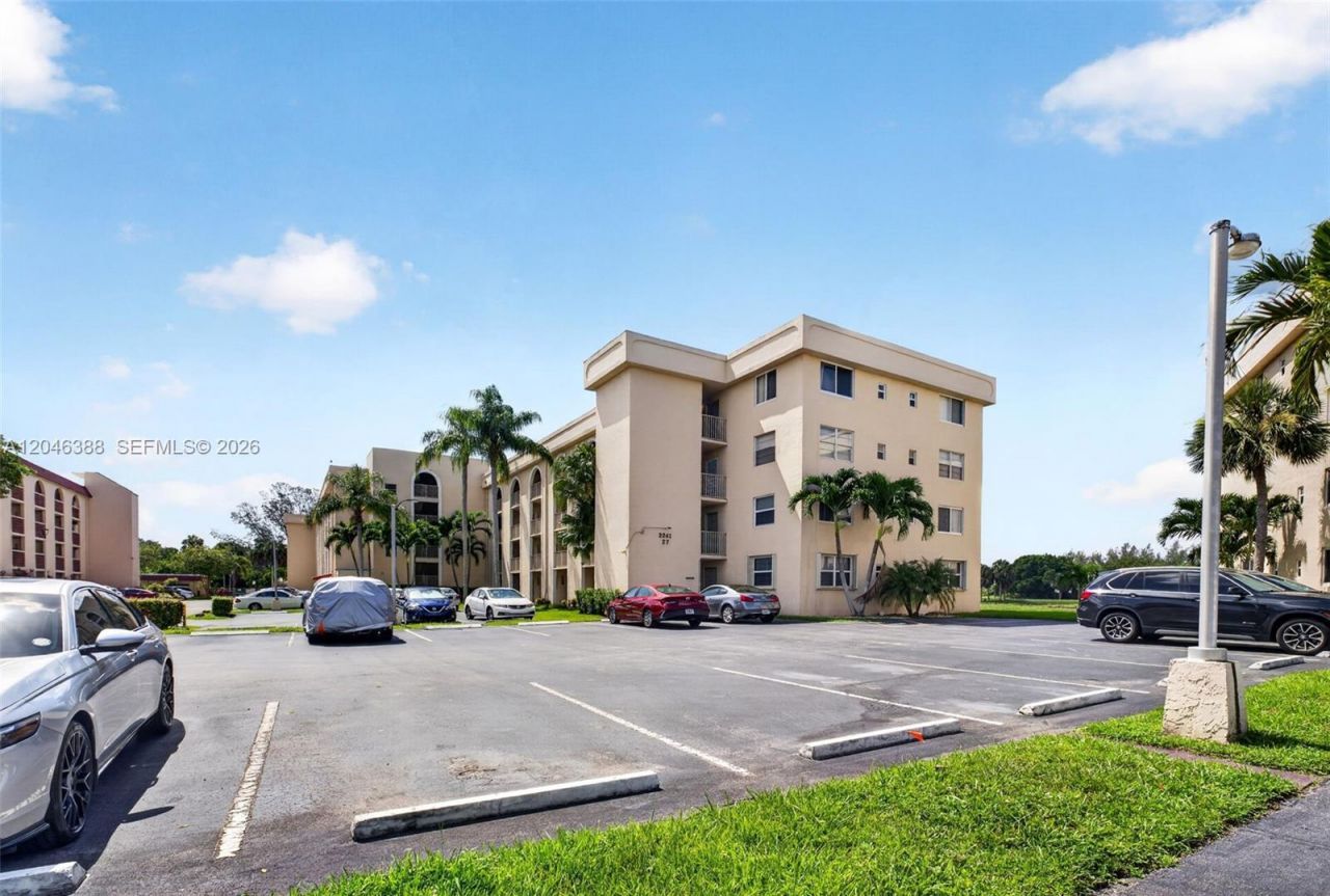 3241 Holiday Springs Blvd, Unit 108, Margate, FL 33063 Photo