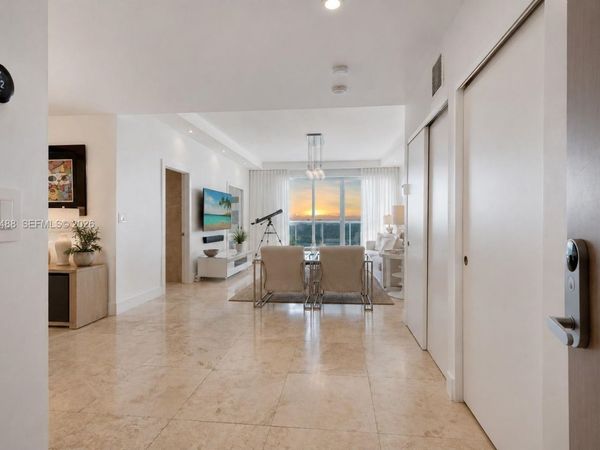 2301 Collins Ave, Unit PH22, Miami Beach, FL 33139