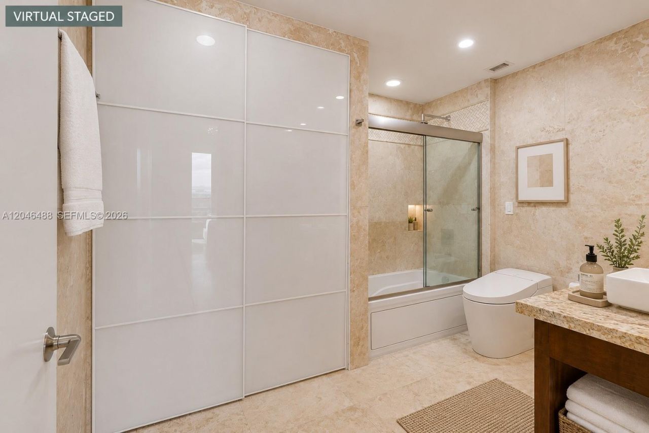 2301 Collins Ave, Unit PH22, Miami Beach, FL 33139 Photo