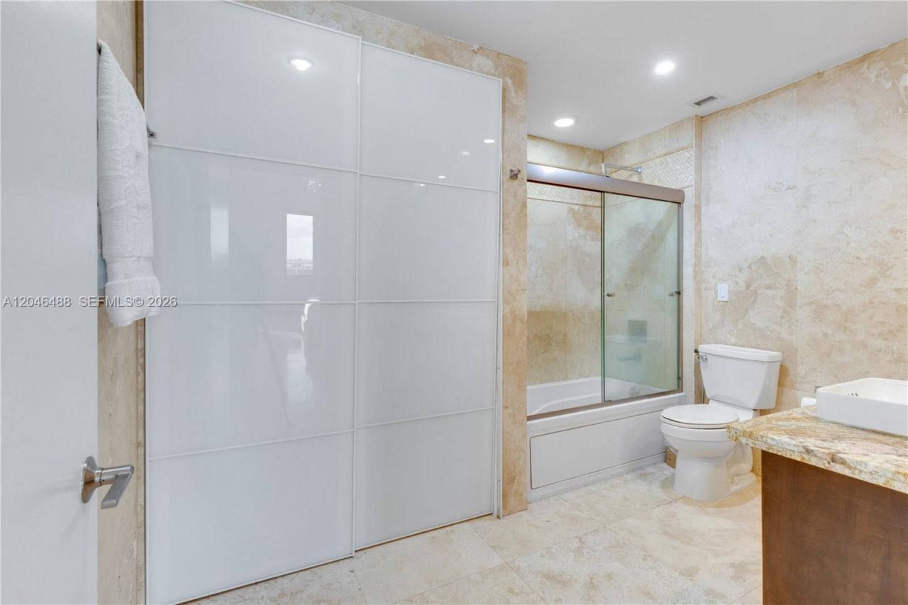 2301 Collins Ave, Unit PH22, Miami Beach, FL 33139 Photo