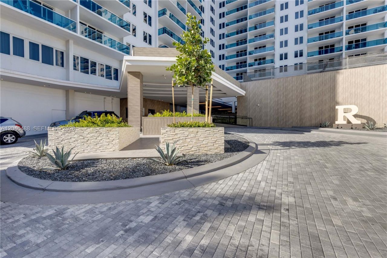 2301 Collins Ave, Unit PH22, Miami Beach, FL 33139 Photo