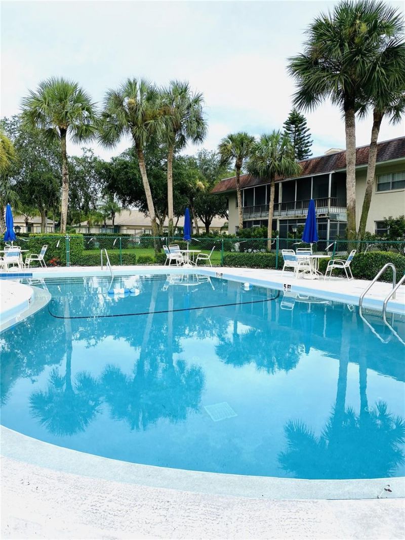 2727 75th Street W, Unit 8A13, Bradenton, FL 34209 Photo