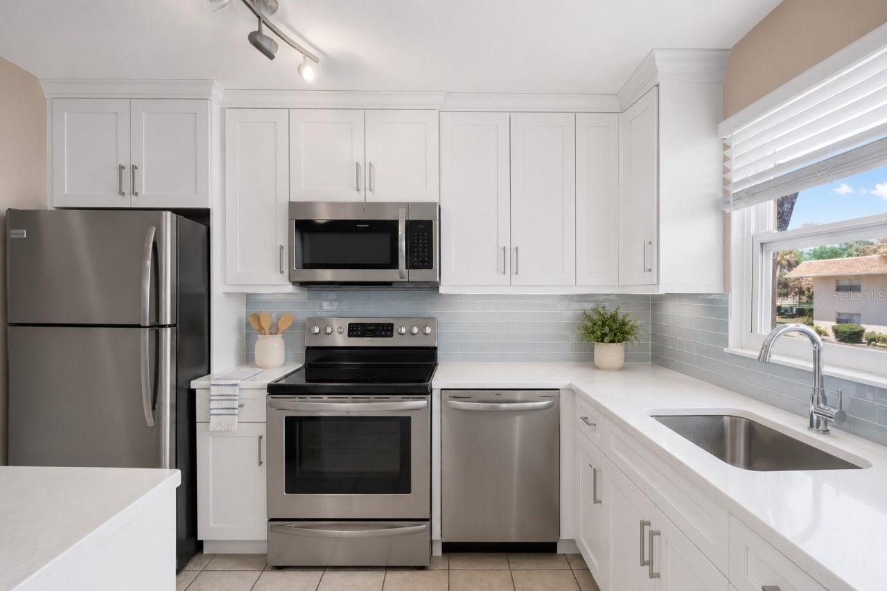 2727 75th Street W, Unit 8A13, Bradenton, FL 34209 Photo