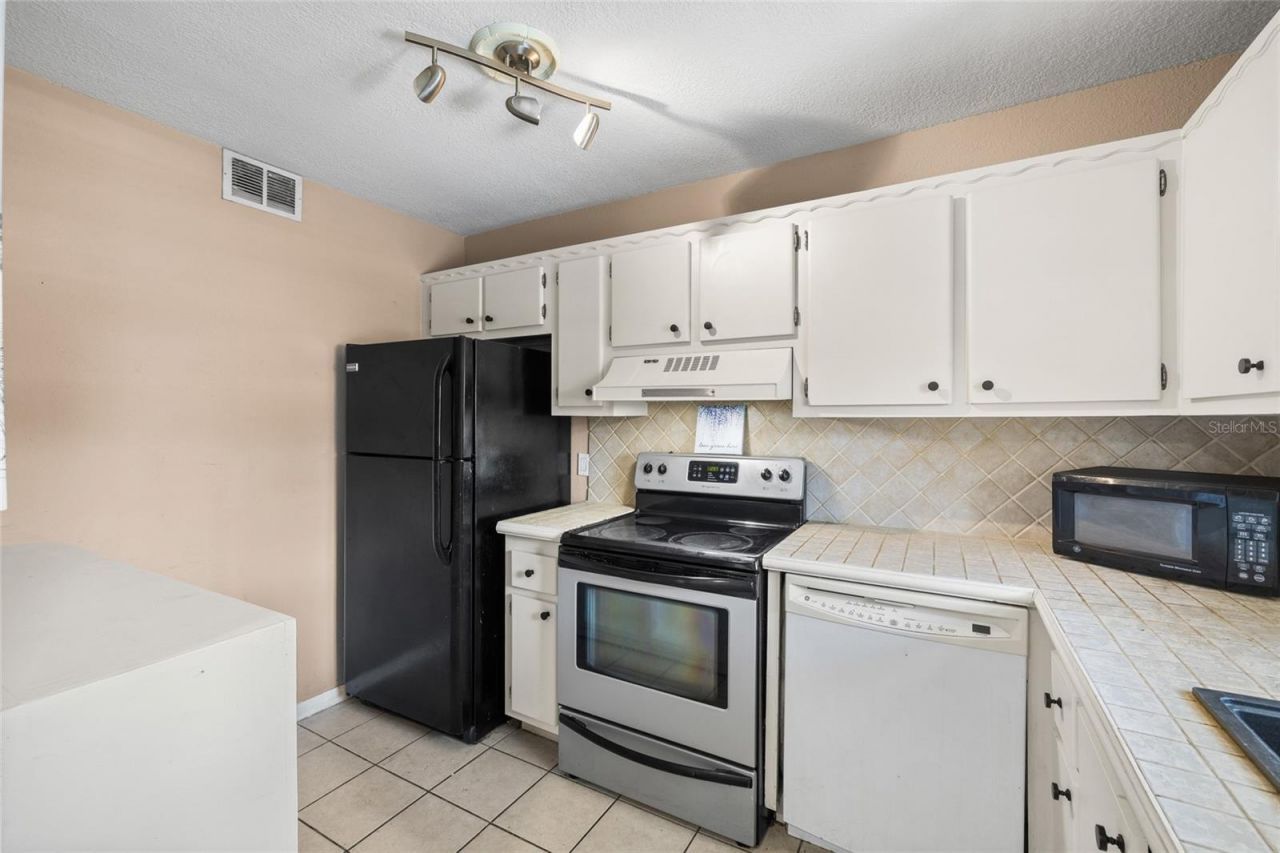 2727 75th Street W, Unit 8A13, Bradenton, FL 34209 Photo