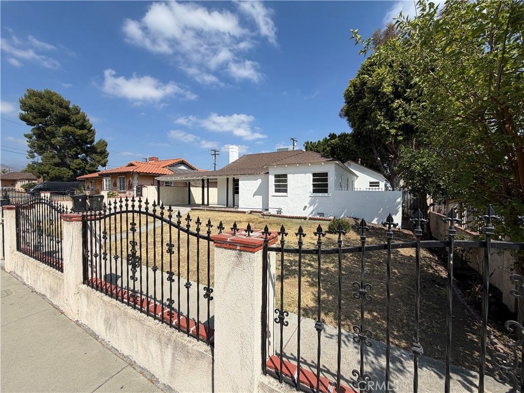 644 N Hagar Street, San Fernando, CA 91340 Main Photo