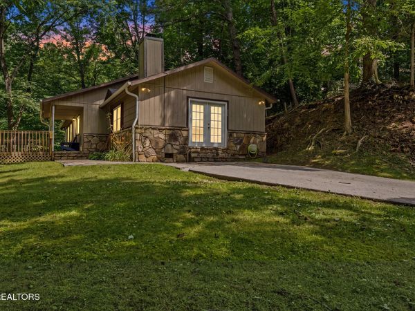 1007 S Ridge Place, Sevierville, TN 37876