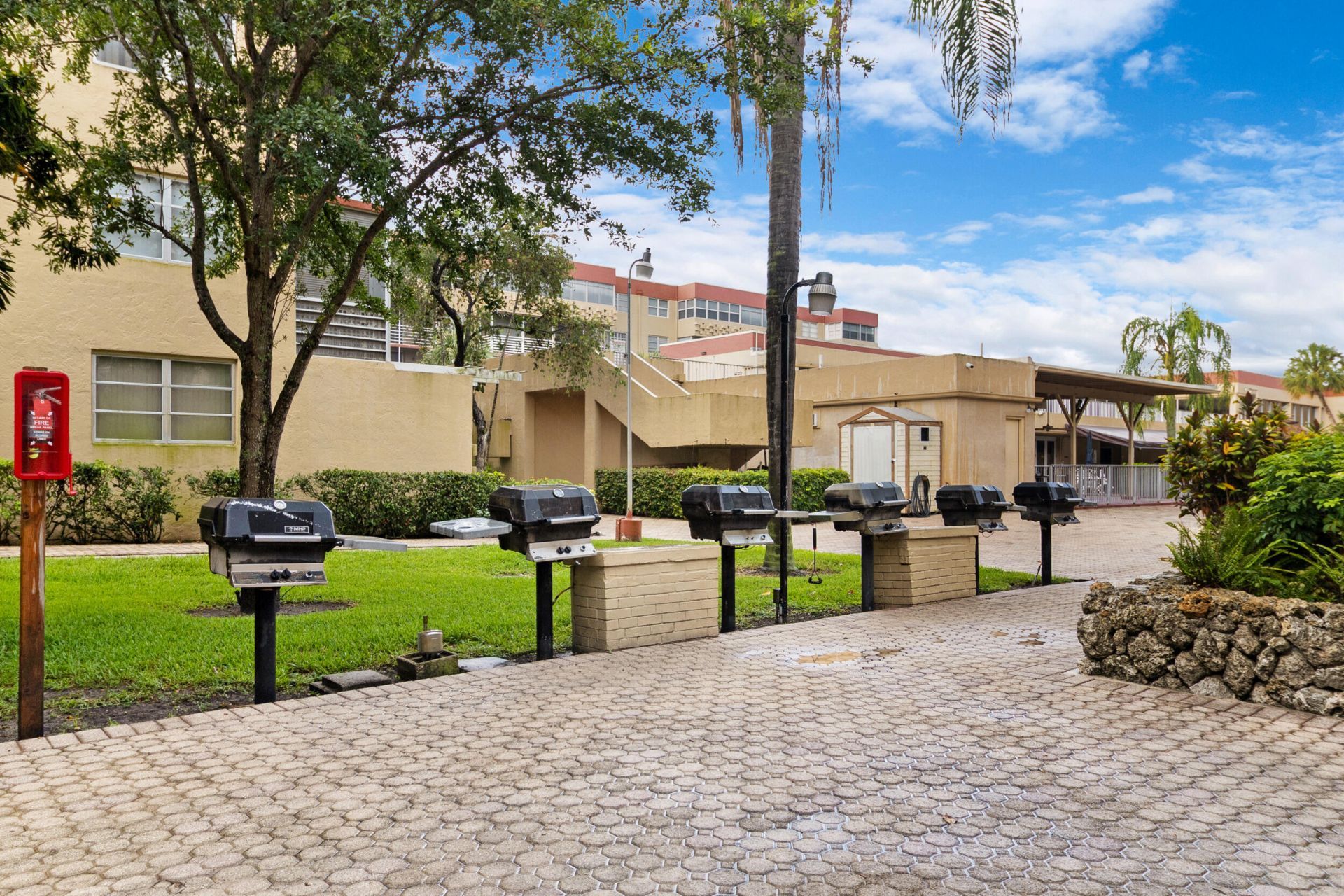 408 NW 68th Avenue, Unit 405, Plantation, FL 33317 Photo