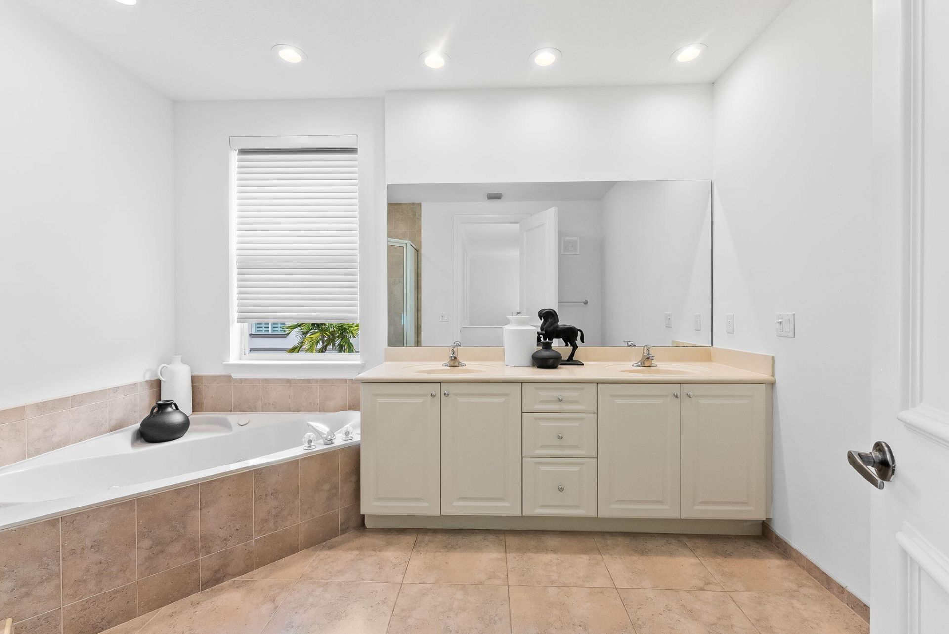 725 SW 4th Avenue, Fort Lauderdale, FL 33315 Photo