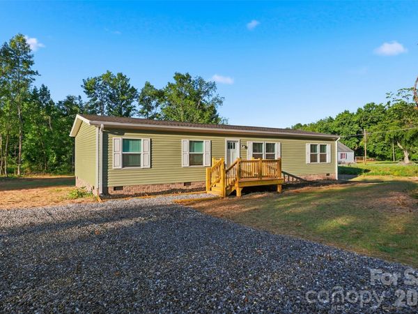 4433 Old US 421 Highway W, Yadkinville, NC 27055