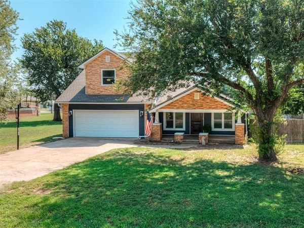 112 N Broadway Street, Crescent, OK 73028
