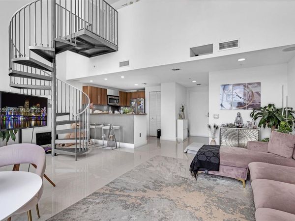 300 S Biscayne Blvd , Unit L-612, Miami, FL 33131