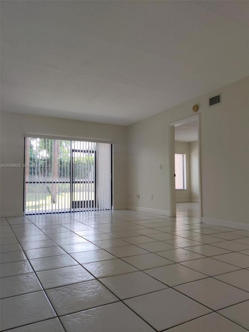 300 E Club Cir, Unit 108, Boca Raton, FL 33487 Photo