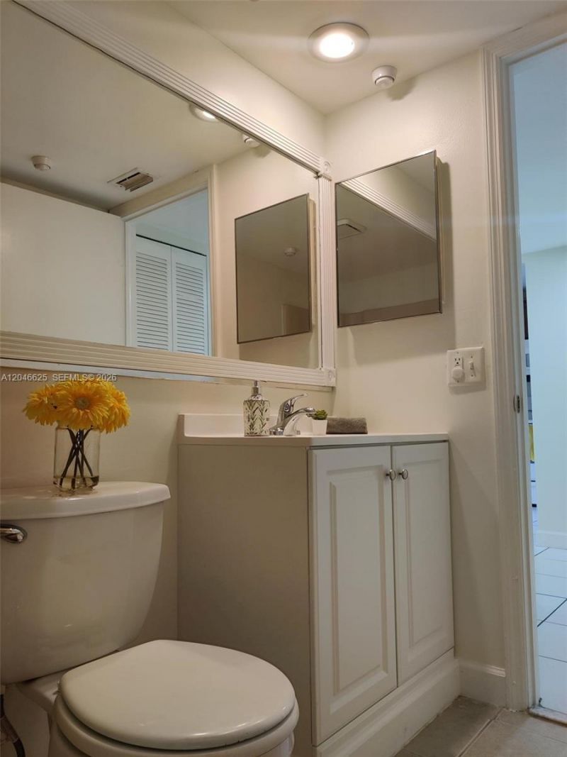 300 E Club Cir, Unit 108, Boca Raton, FL 33487 Photo