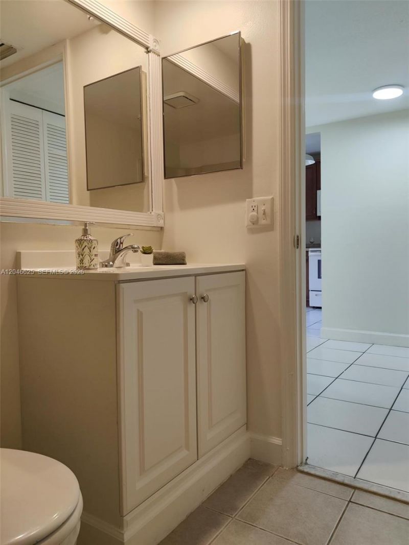 300 E Club Cir, Unit 108, Boca Raton, FL 33487 Photo