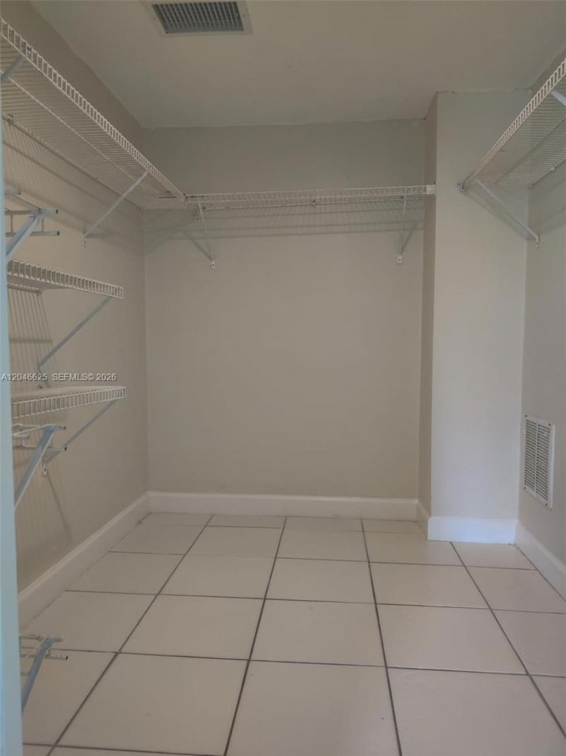 300 E Club Cir, Unit 108, Boca Raton, FL 33487 Photo