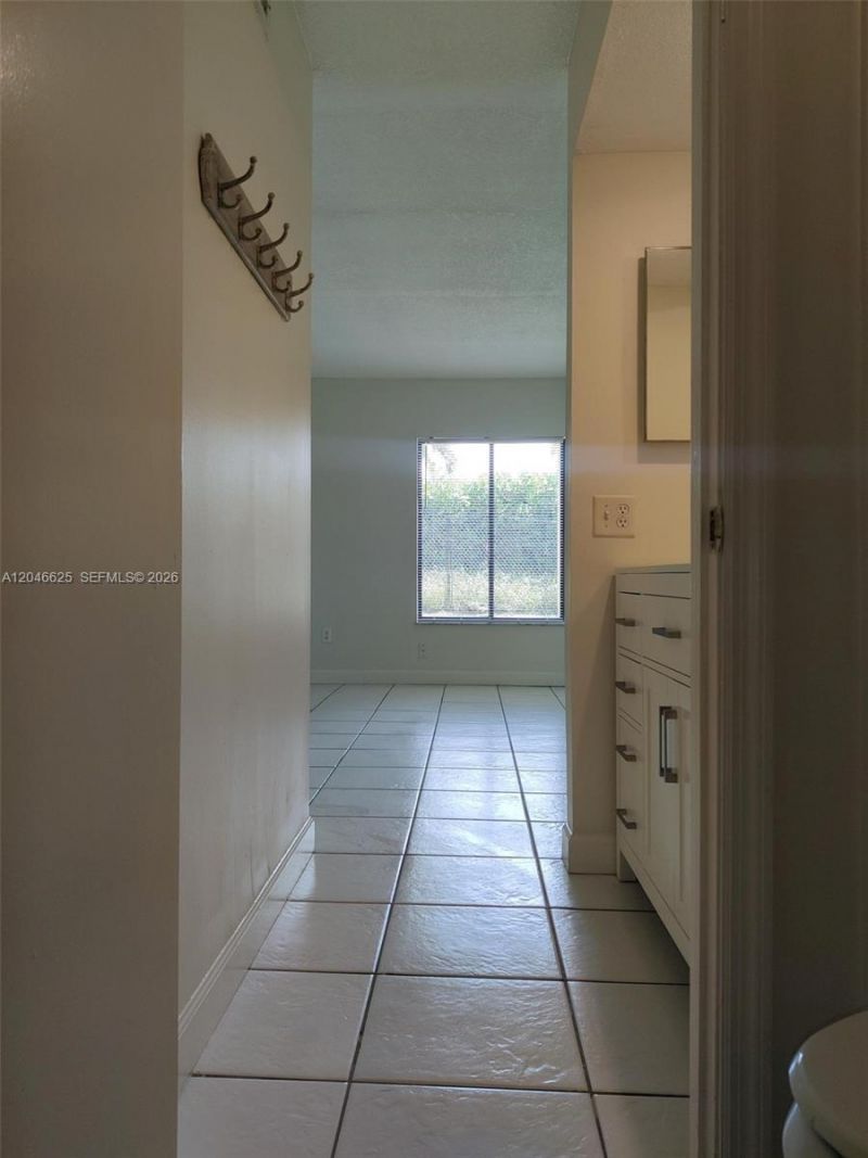 300 E Club Cir, Unit 108, Boca Raton, FL 33487 Photo