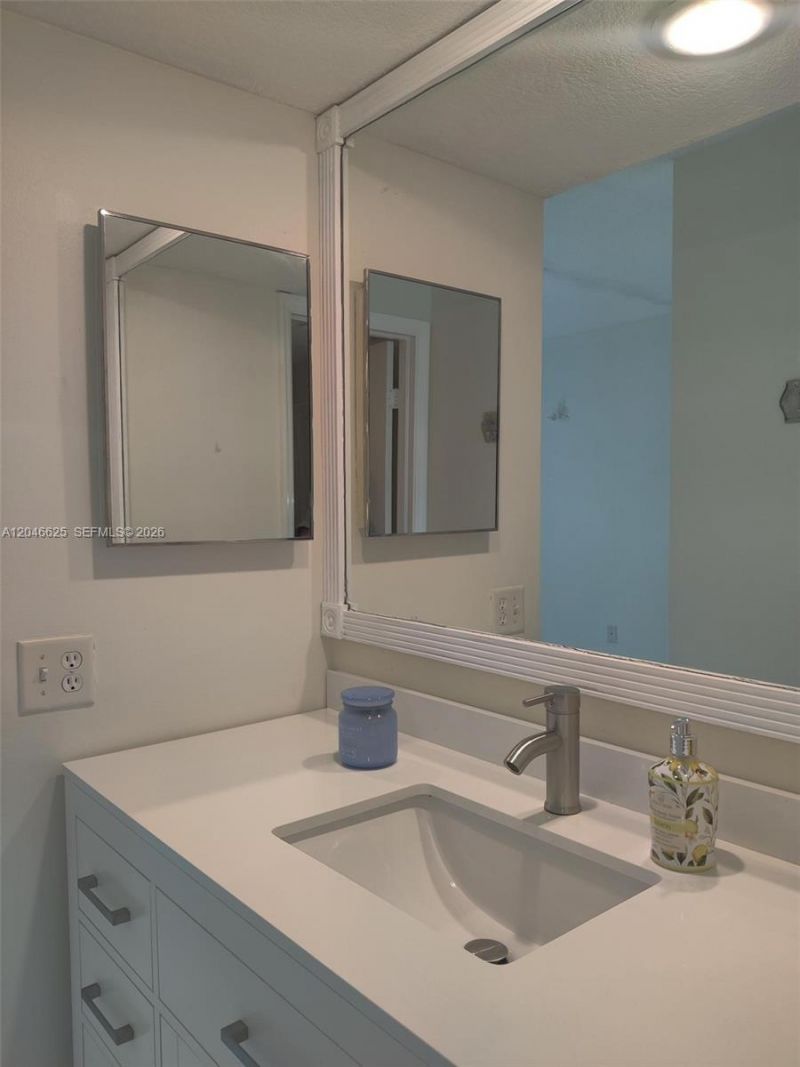 300 E Club Cir, Unit 108, Boca Raton, FL 33487 Photo