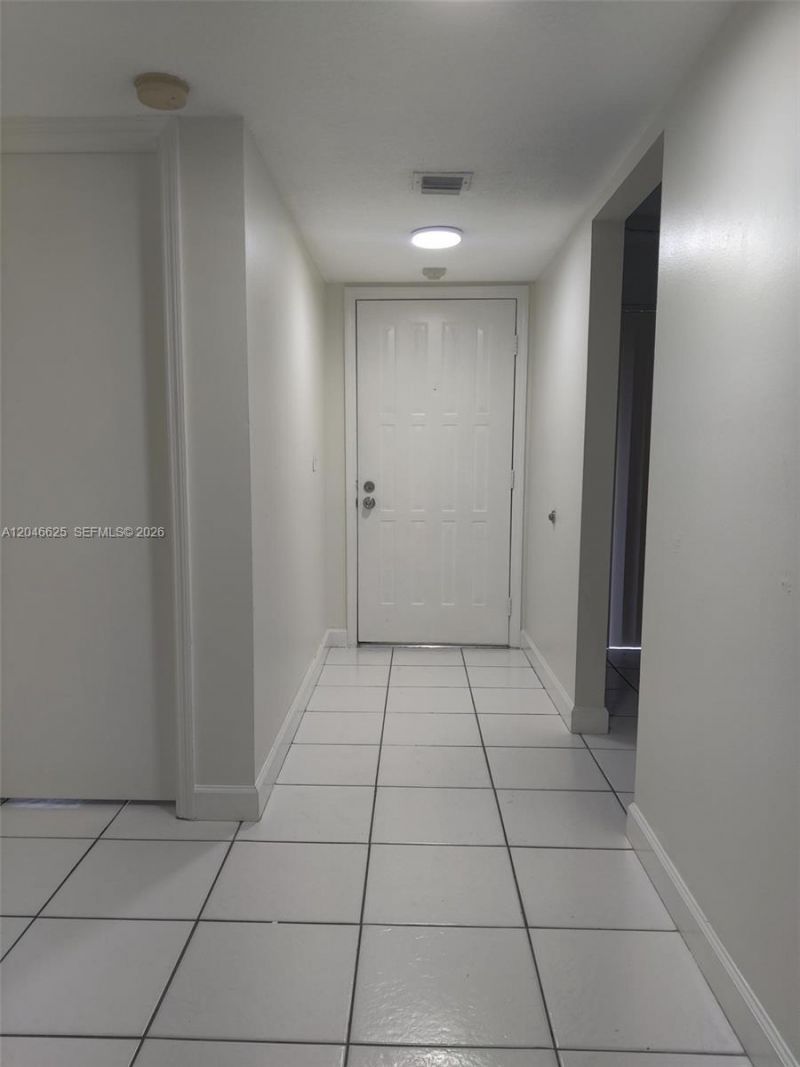 300 E Club Cir, Unit 108, Boca Raton, FL 33487 Photo