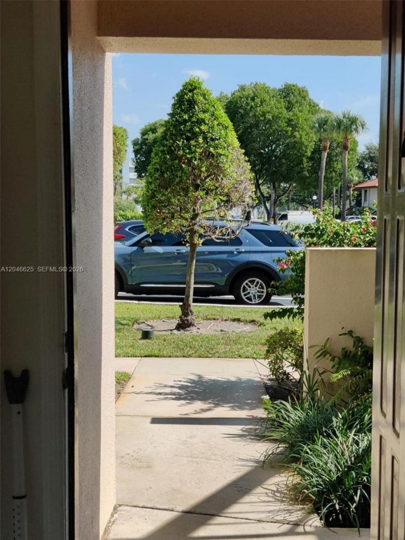 300 E Club Cir, Unit 108, Boca Raton, FL 33487 Photo