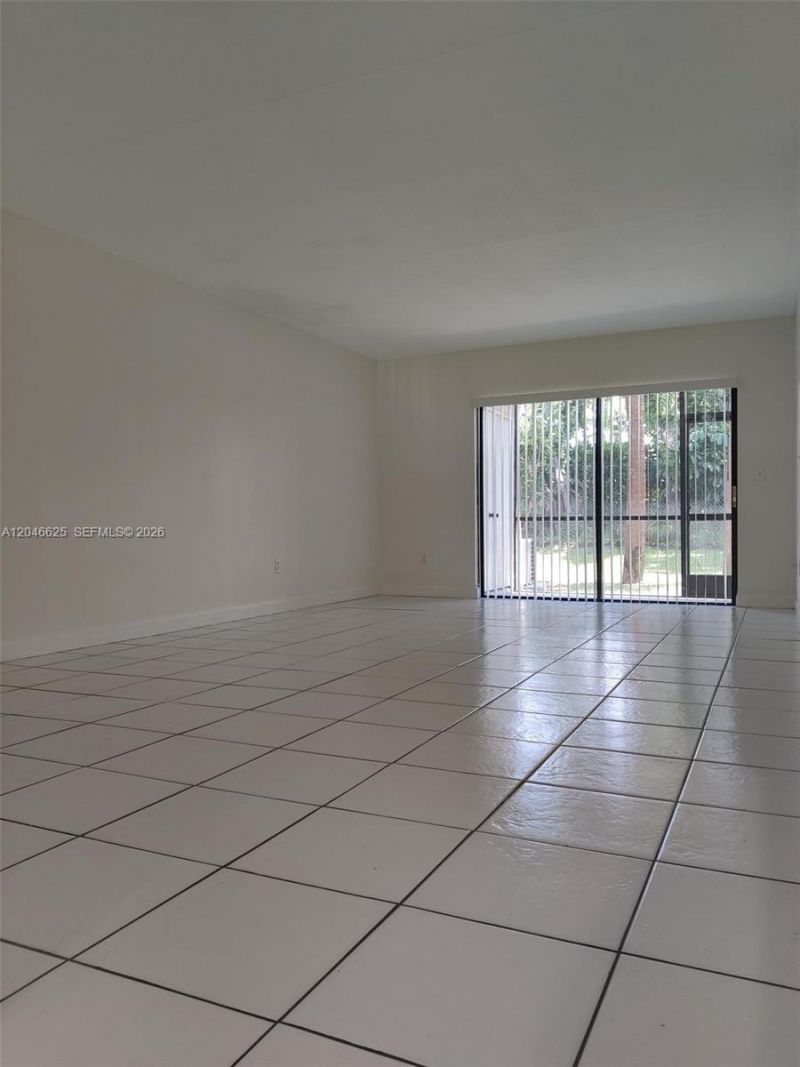 300 E Club Cir, Unit 108, Boca Raton, FL 33487 Photo
