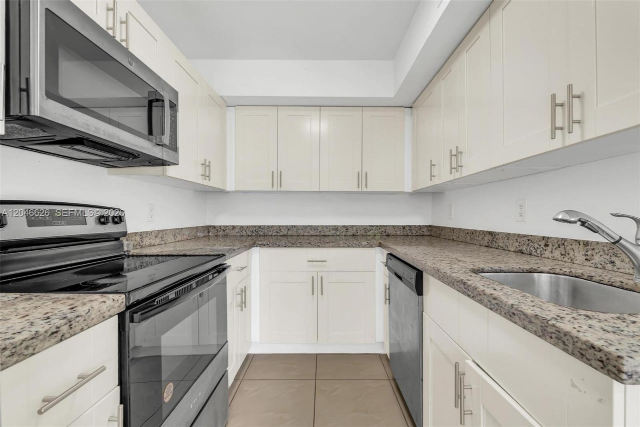 15560 SW 104th Ter, Unit 6112, Miami, FL 33196 Photo