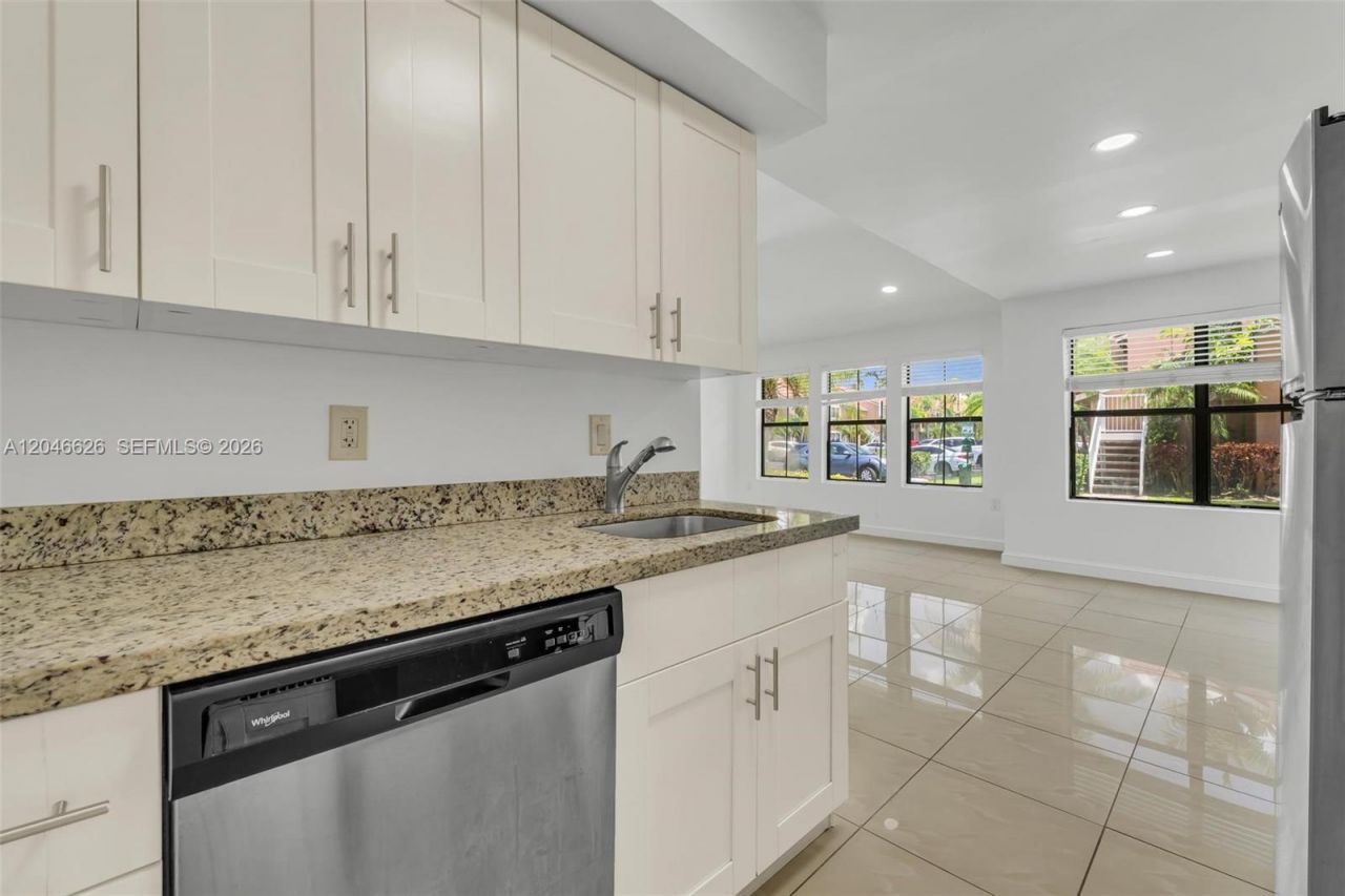 15560 SW 104th Ter, Unit 6112, Miami, FL 33196 Photo