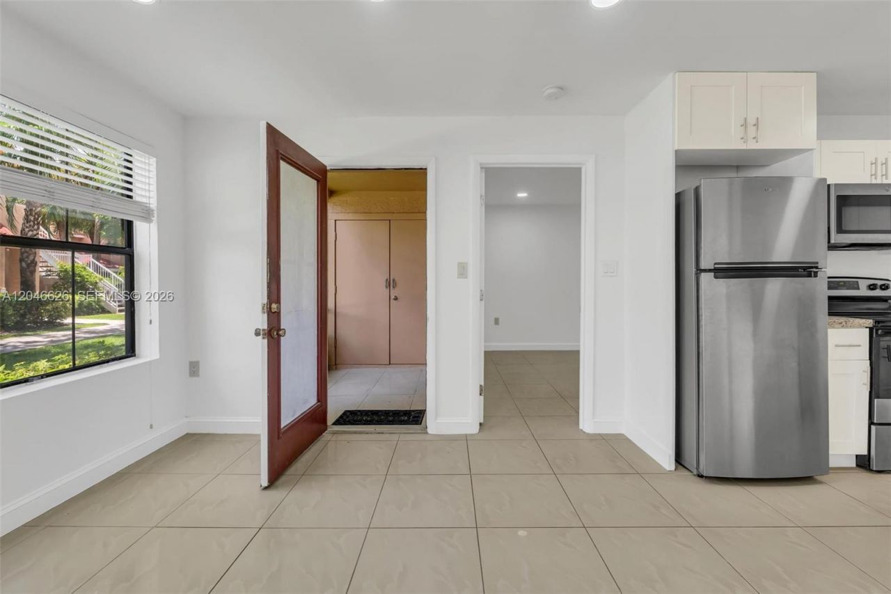 15560 SW 104th Ter, Unit 6112, Miami, FL 33196 Photo
