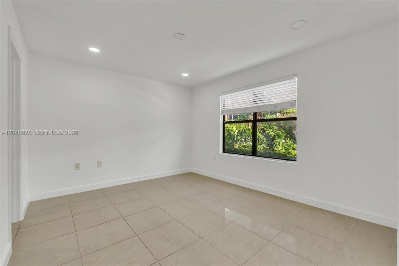 15560 SW 104th Ter, Unit 6112, Miami, FL 33196 Photo
