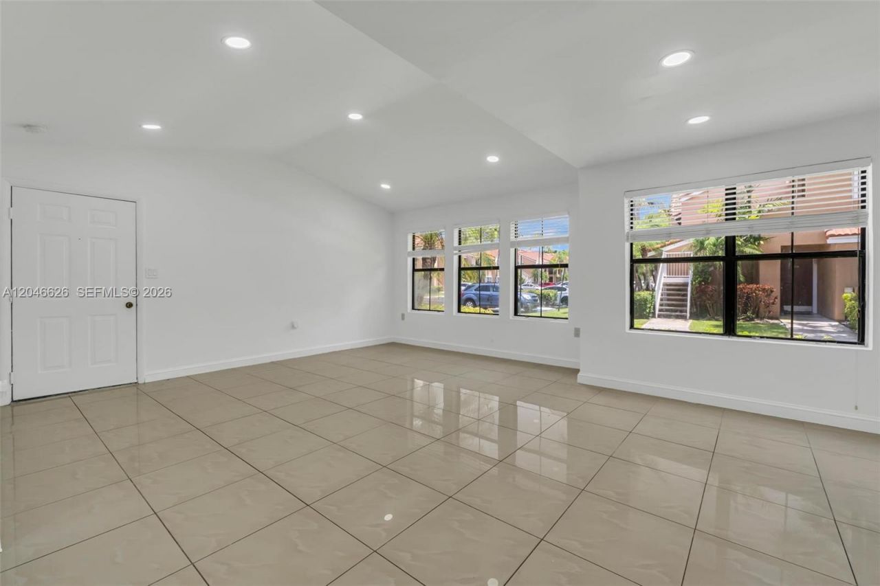 15560 SW 104th Ter, Unit 6112, Miami, FL 33196 Photo
