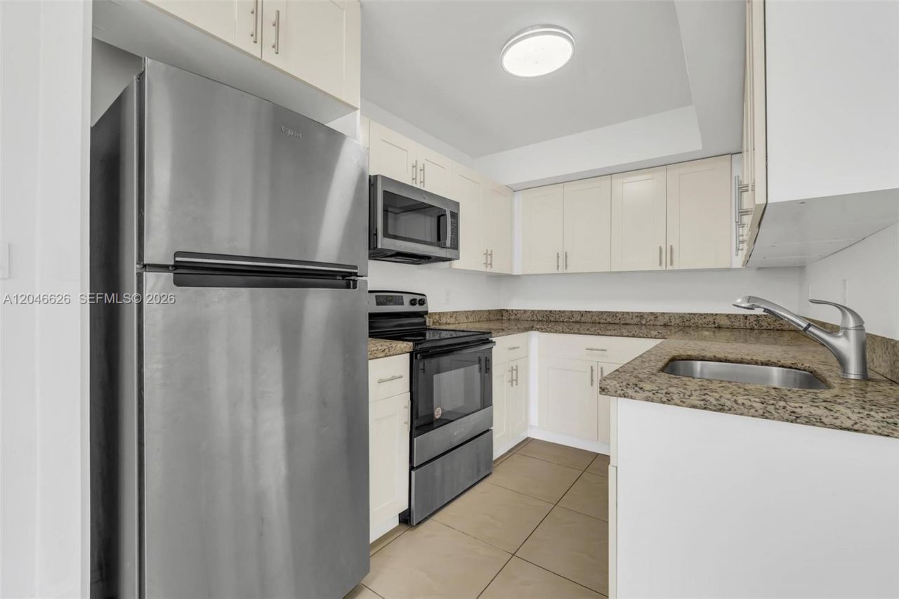 15560 SW 104th Ter, Unit 6112, Miami, FL 33196 Photo