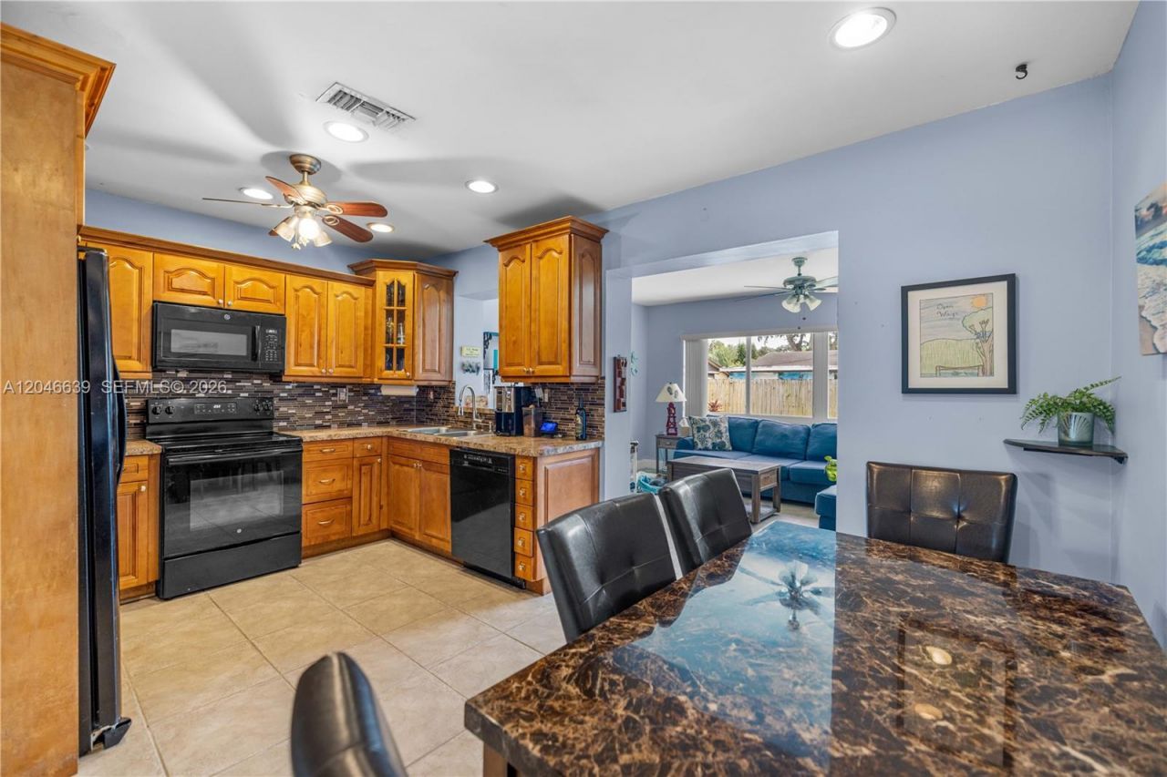 6870 Pershing St, Hollywood, FL 33024 Photo
