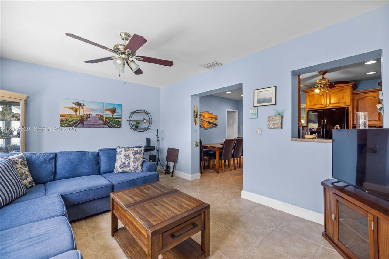 6870 Pershing St, Hollywood, FL 33024 Photo