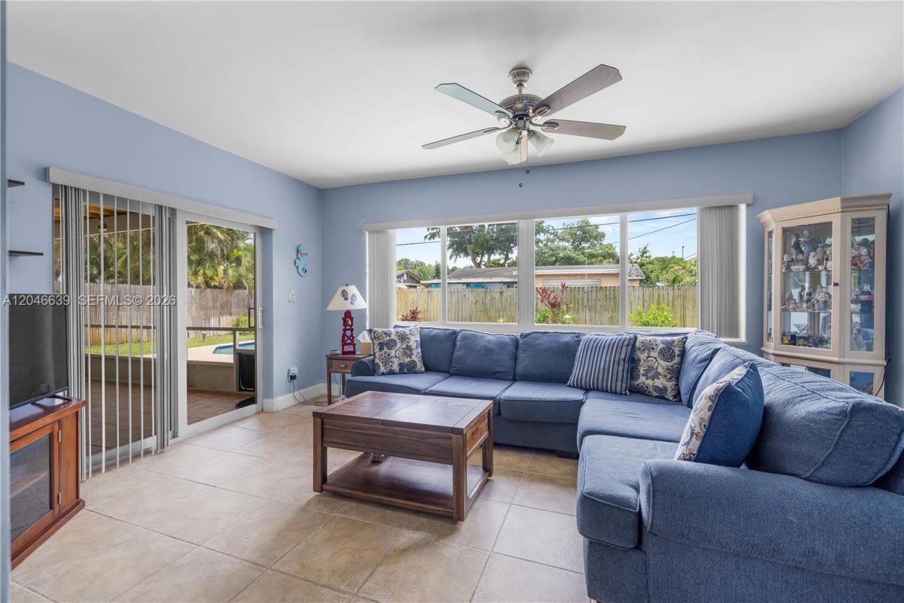 6870 Pershing St, Hollywood, FL 33024 Photo