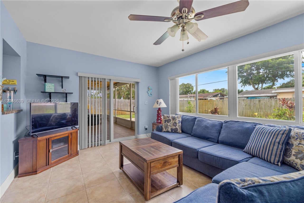 6870 Pershing St, Hollywood, FL 33024 Photo