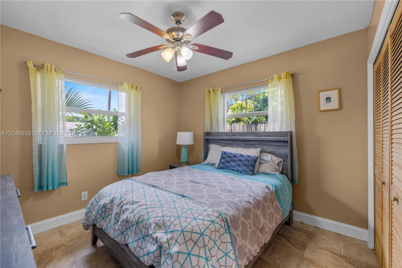 6870 Pershing St, Hollywood, FL 33024 Photo