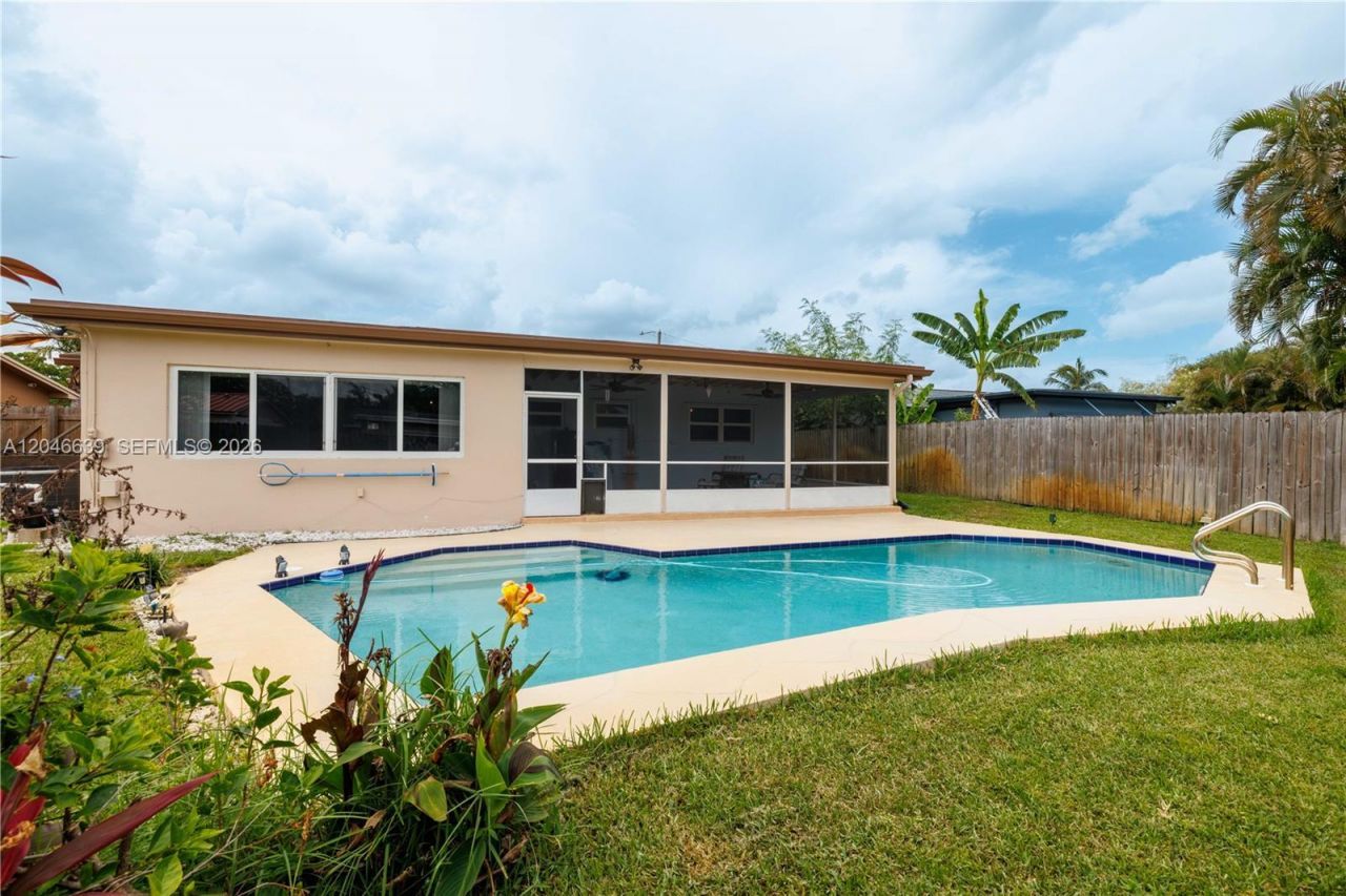 6870 Pershing St, Hollywood, FL 33024 Photo