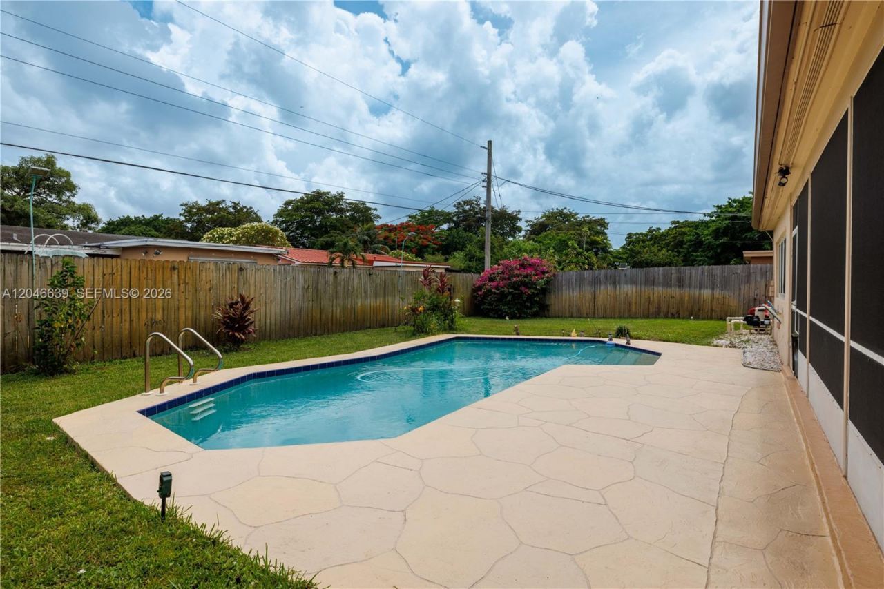 6870 Pershing St, Hollywood, FL 33024 Photo