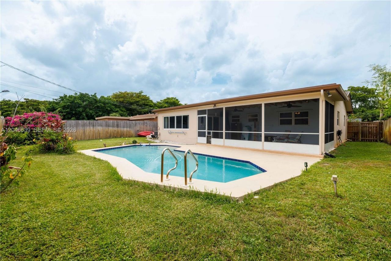 6870 Pershing St, Hollywood, FL 33024 Photo