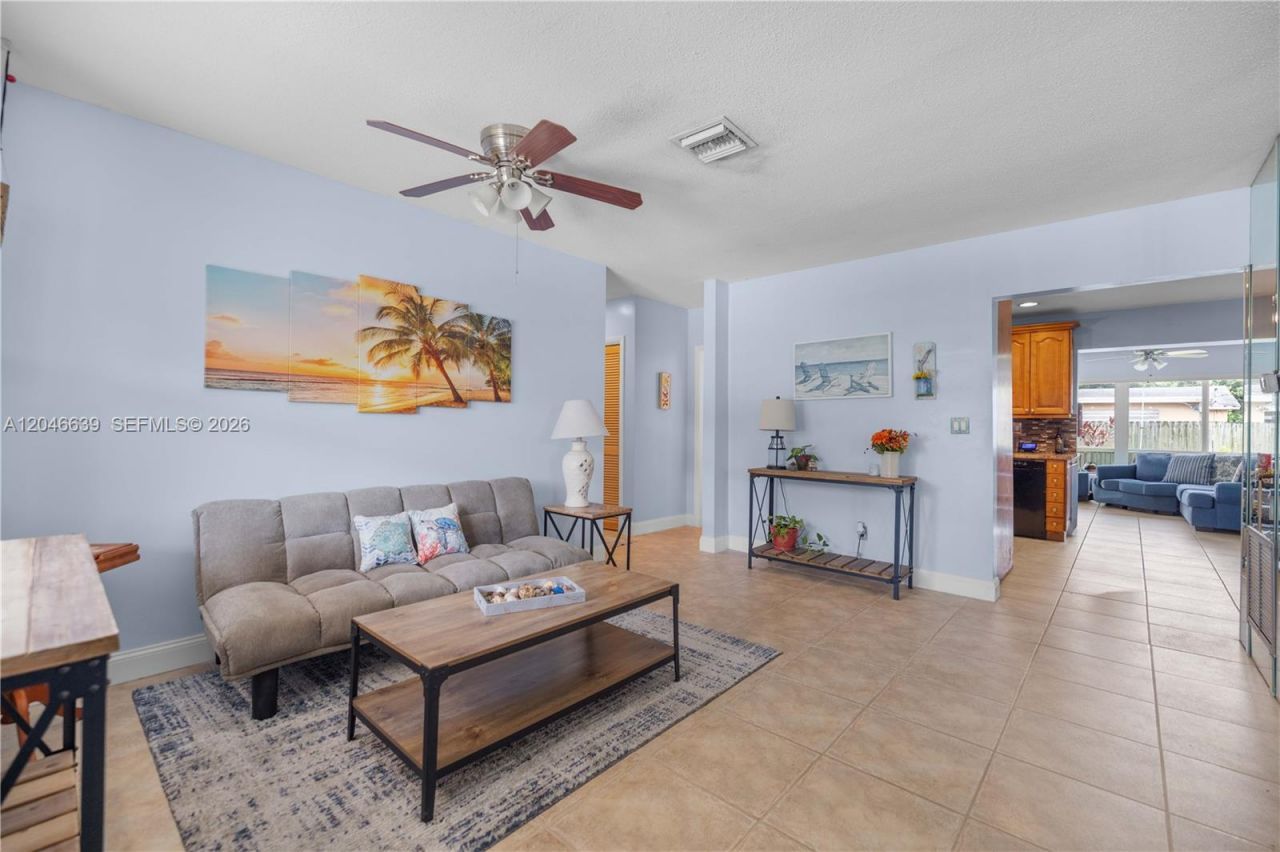 6870 Pershing St, Hollywood, FL 33024 Photo