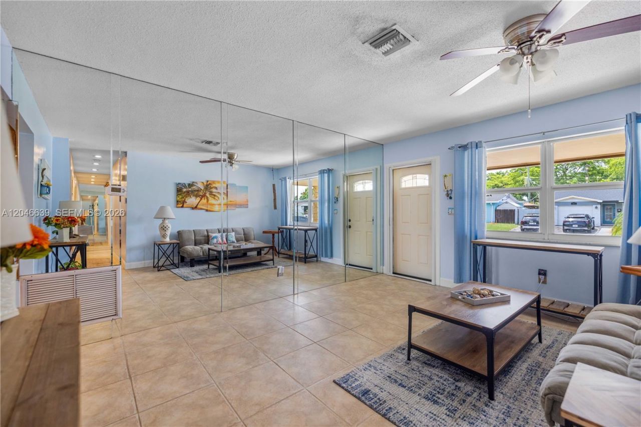 6870 Pershing St, Hollywood, FL 33024 Photo