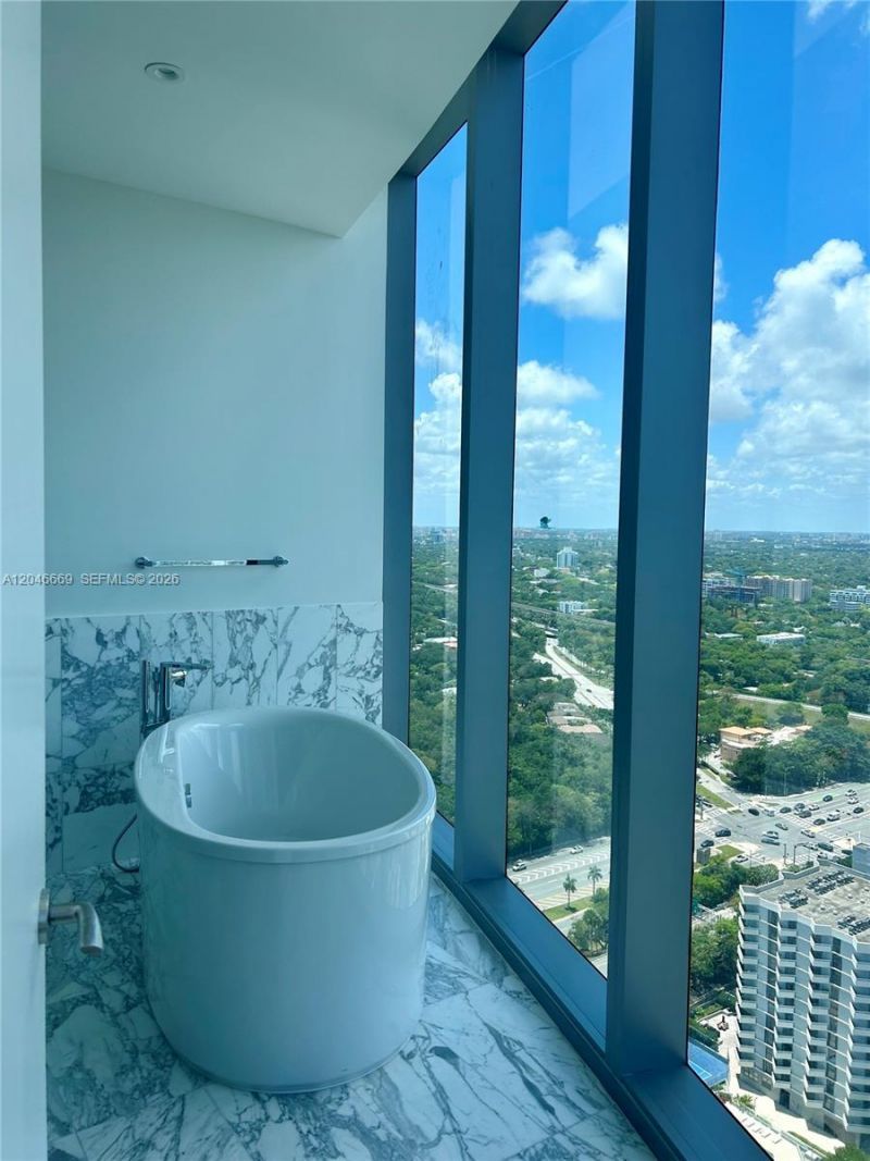 175 SE 25th Road, Unit 2804, Miami, FL 33129 Photo