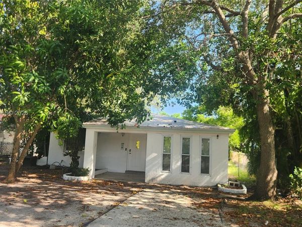 2174 NE 182nd St , North Miami Beach, FL 33162