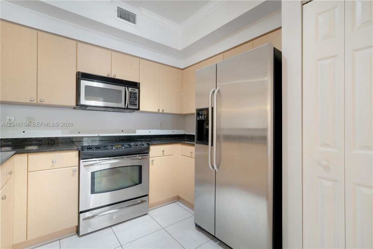 6851 SW 44th St , Unit 208, Miami, FL 33155 Photo