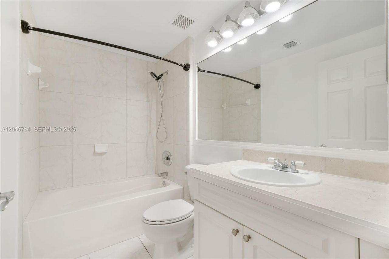 6851 SW 44th St , Unit 208, Miami, FL 33155 Photo