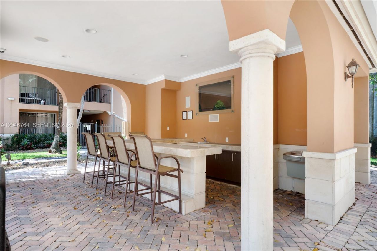 6851 SW 44th St , Unit 208, Miami, FL 33155 Photo