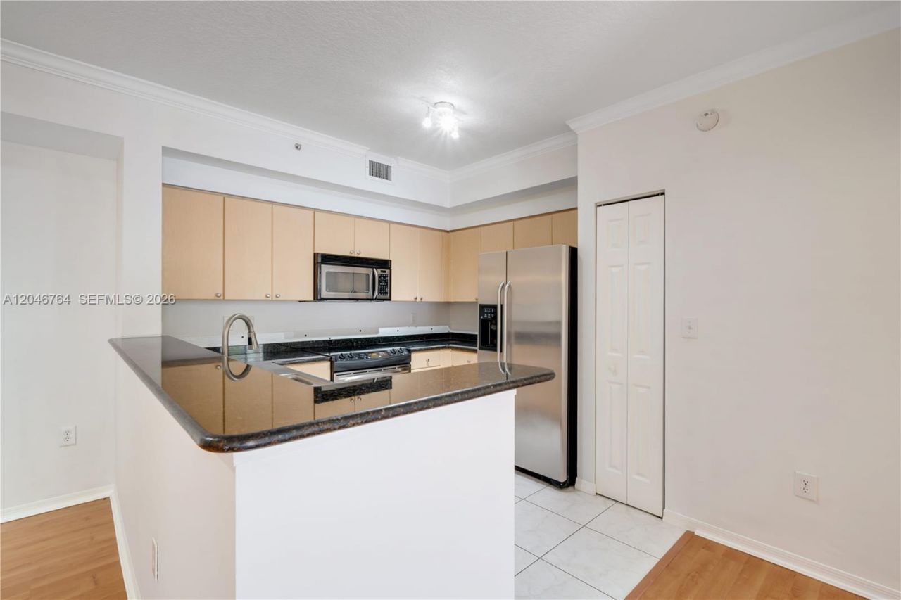 6851 SW 44th St , Unit 208, Miami, FL 33155 Photo