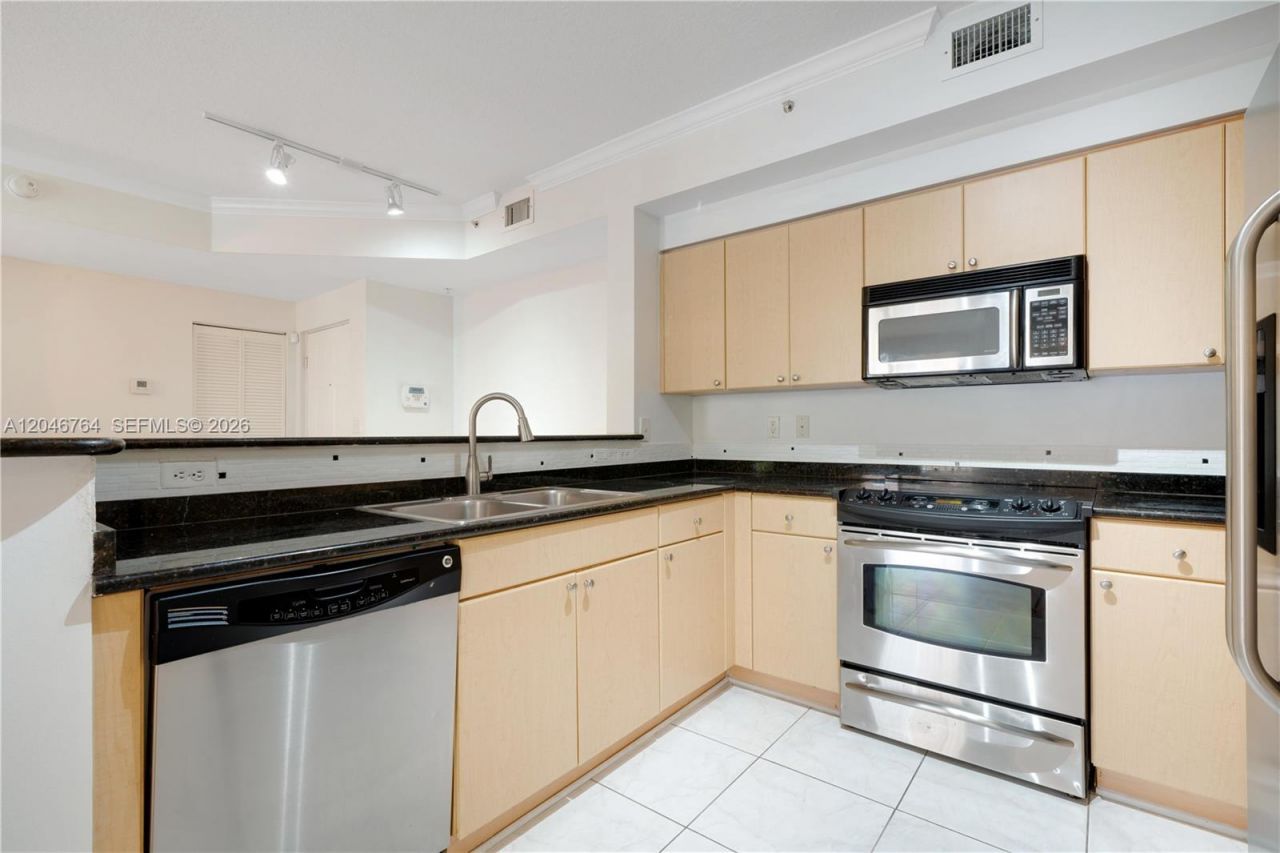 6851 SW 44th St , Unit 208, Miami, FL 33155 Photo