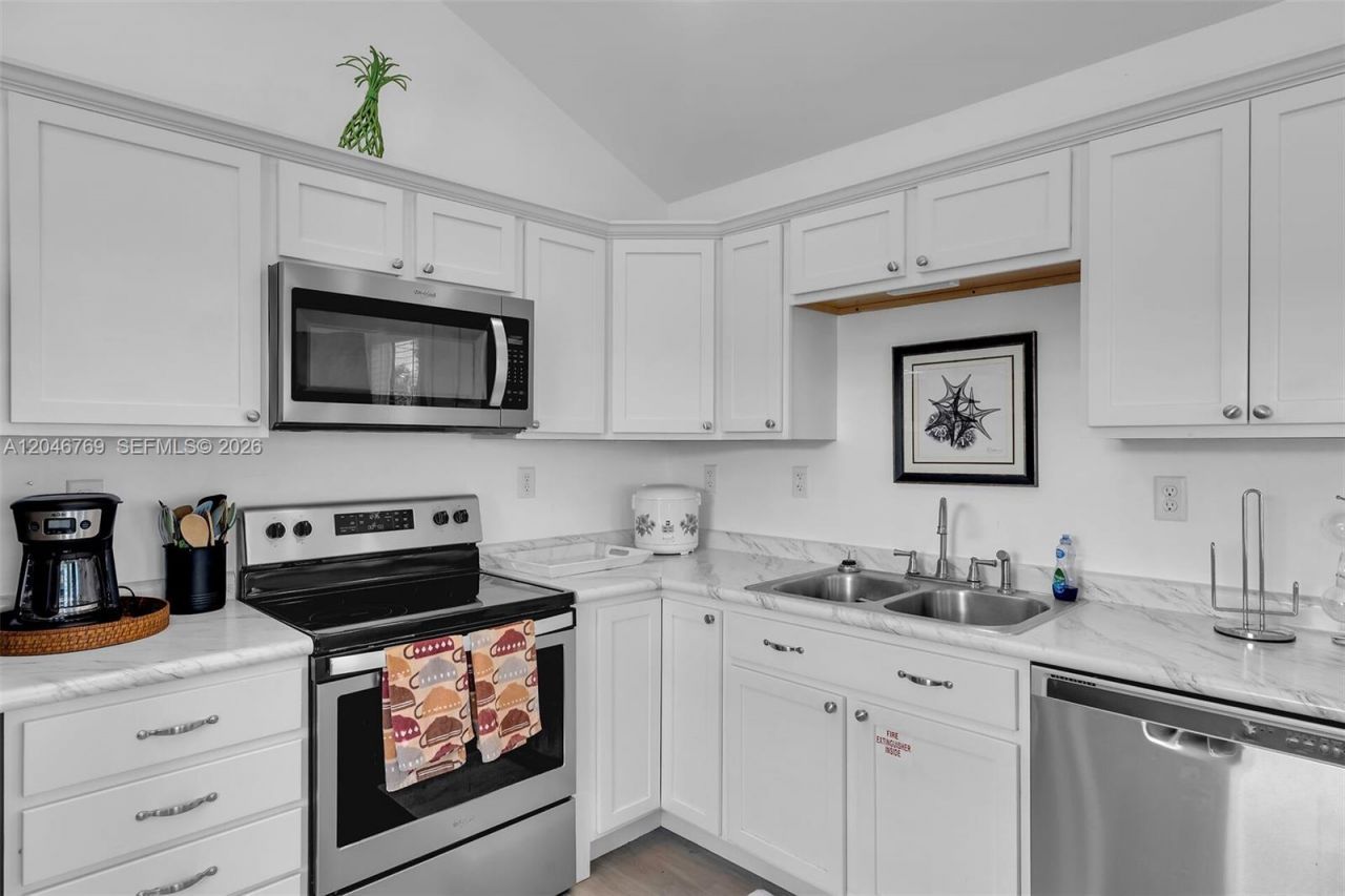 925 83rd Street Ocean , Marathon, FL 33050 Photo